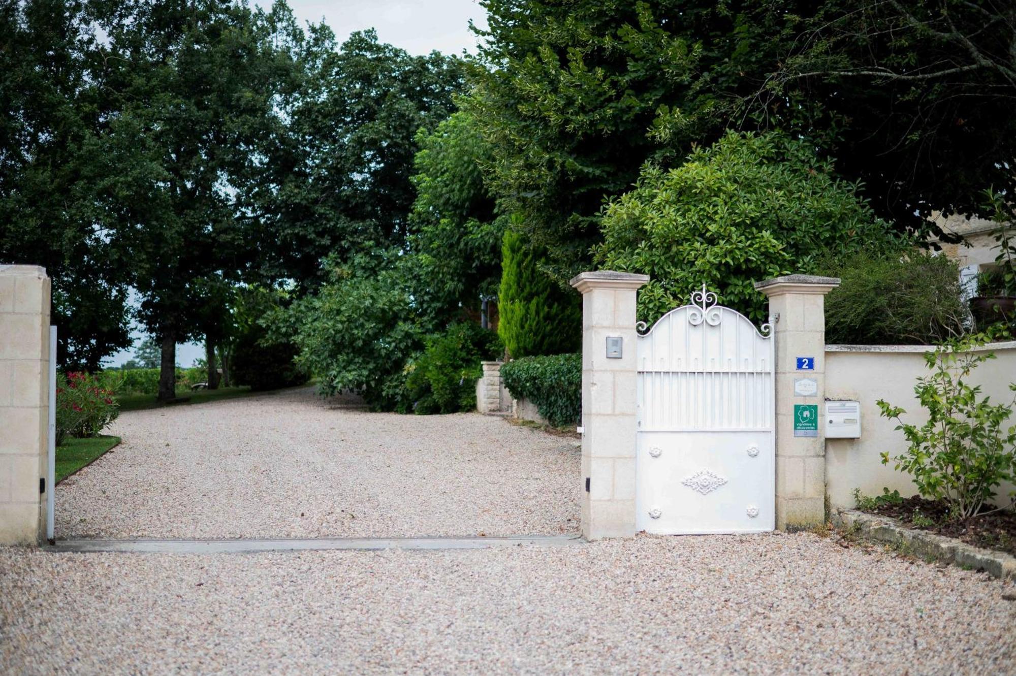 Clos De La Barbanne Montagne  Exterior photo